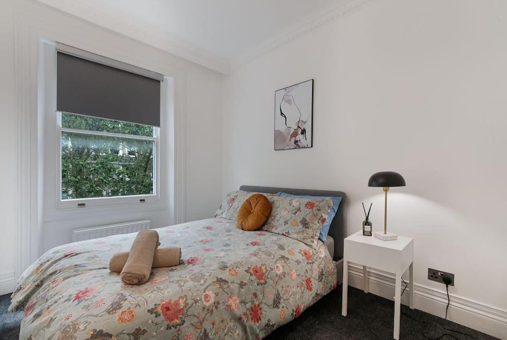 Knightsbridge Two Bed Apartment London Exterior foto